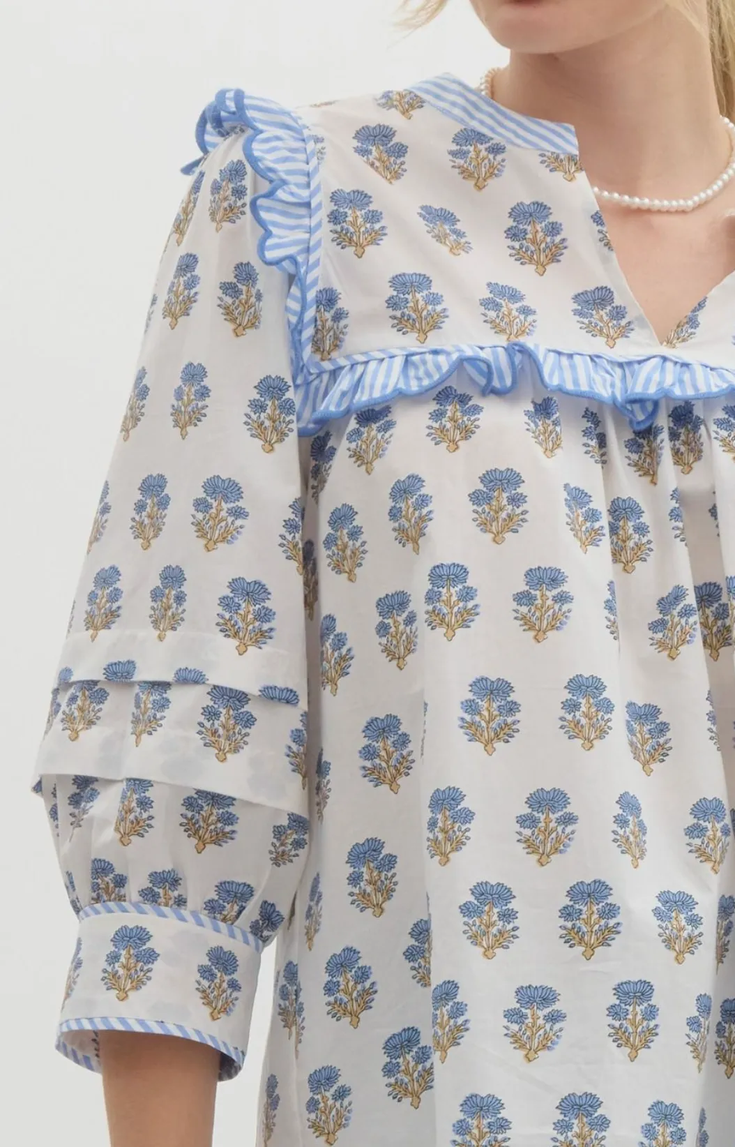 elleigh pullover blouse