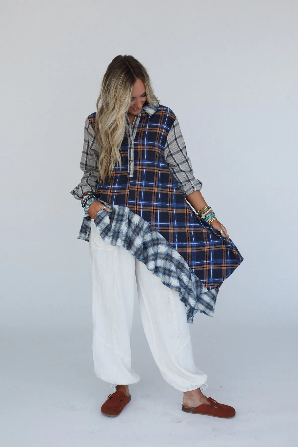 Nomad Wander Plaid Top - Navy